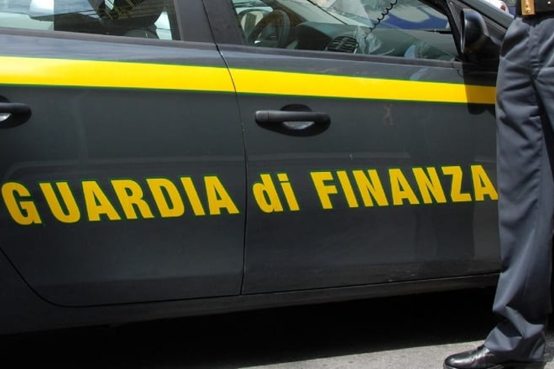 Arrestati tre Finanzieri e un avvocato