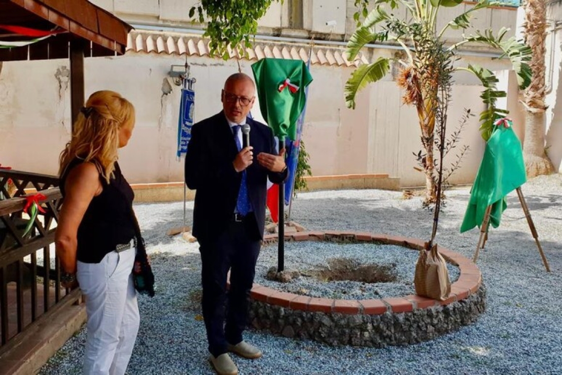 Piantato un albero nel carcere di Reggio Calabria in ricordo di Paolo Borsellino