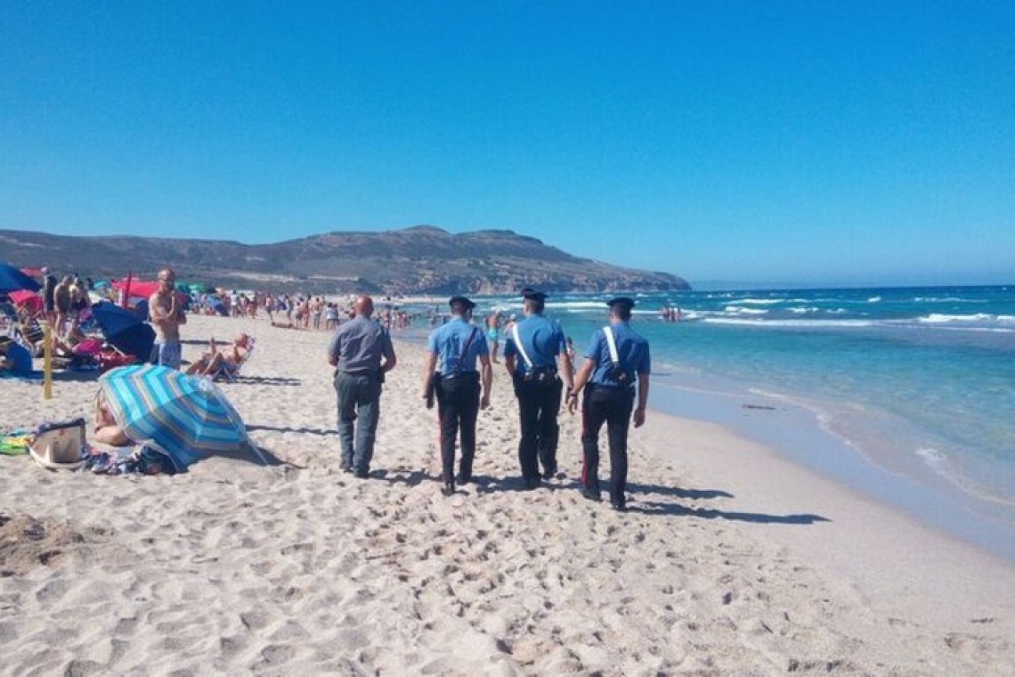 Stava trascorrendo le vacanze in una villetta con piscina vista mare ma era ricercato, arrestato