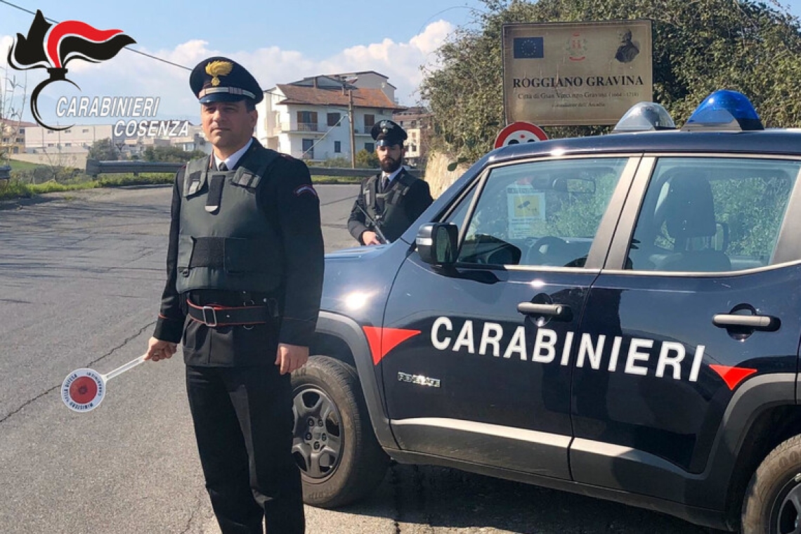 Scovato con oltre due chili di hascisc, arrestato