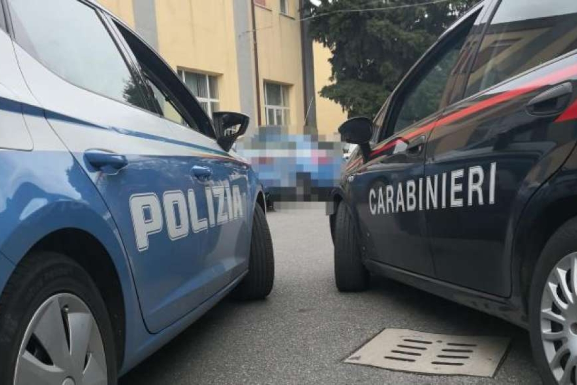 Operaio travolto e ucciso da un'auto mentre regola il traffico