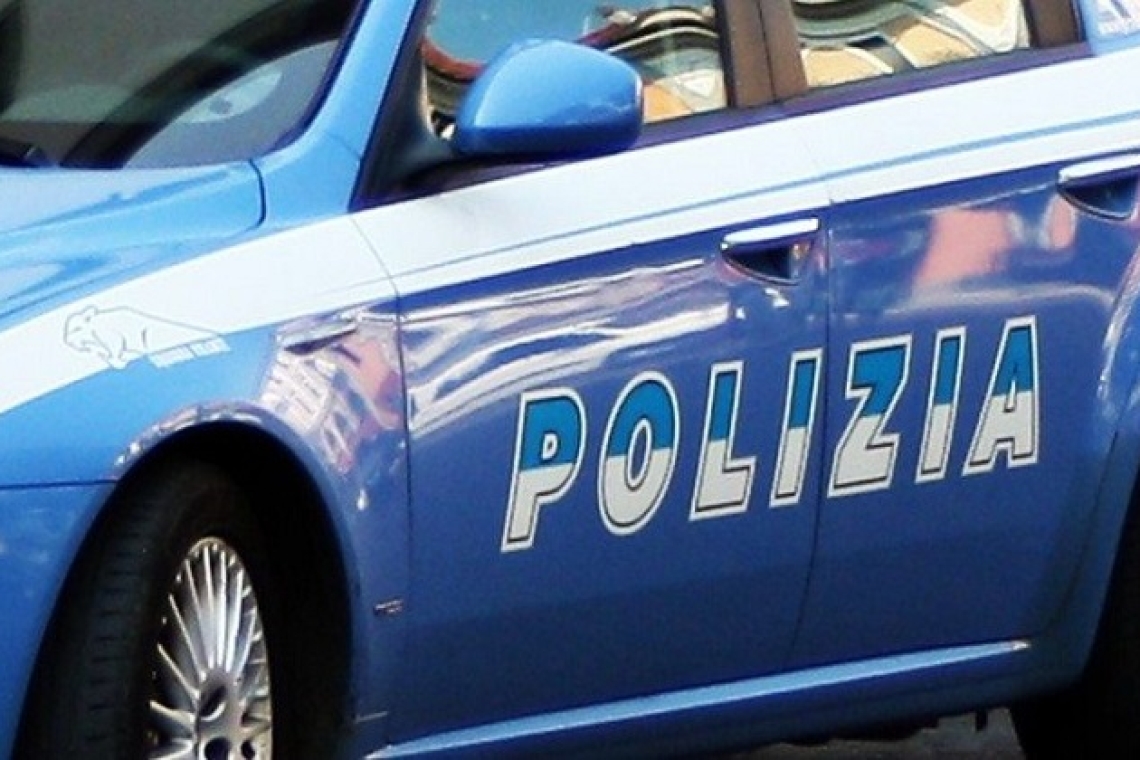 Trovato morto in casa con numerose ferite da taglio, ipotesi omicidio