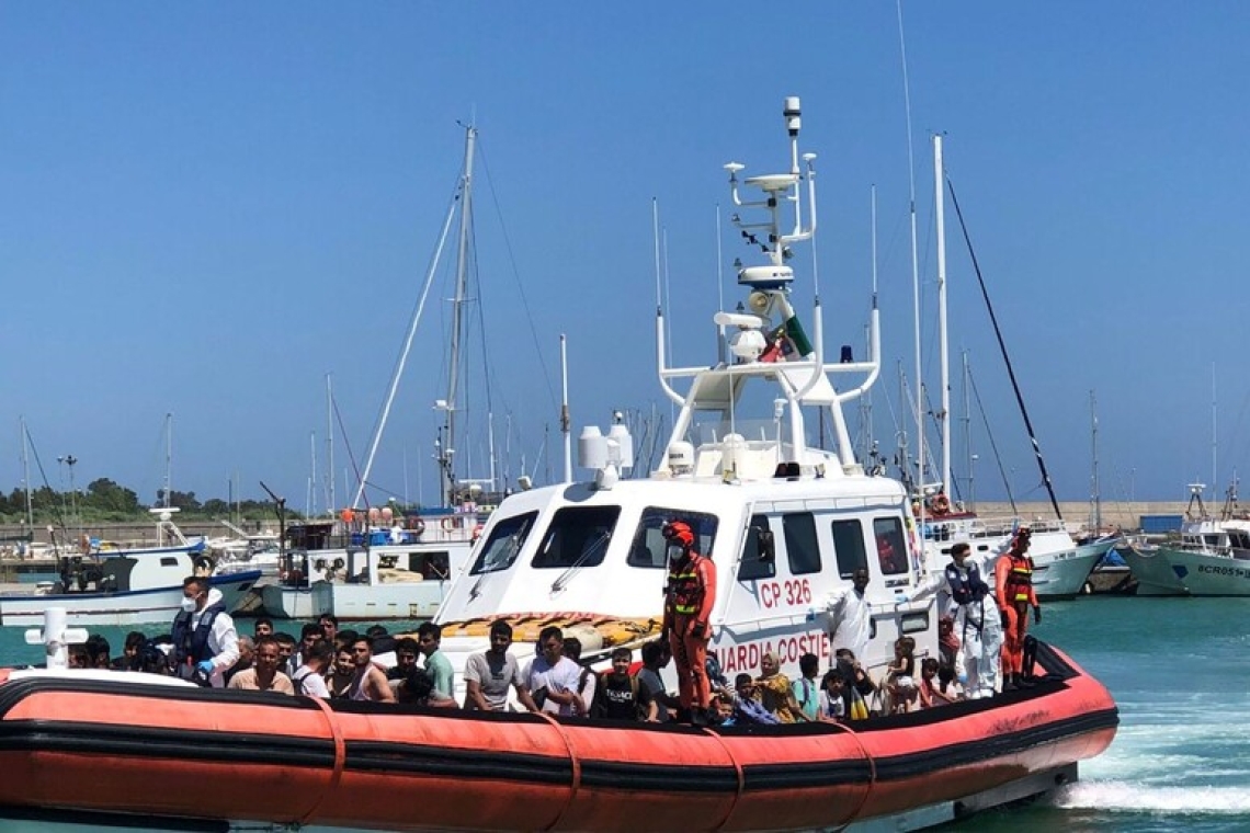 Ancora sbarco di migranti a Roccella Ionica, arrivati in 128