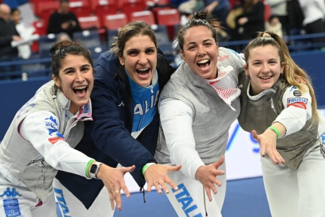 La squadra di scherma del fioretto donne vince a Parigi con Francesca Palumbo