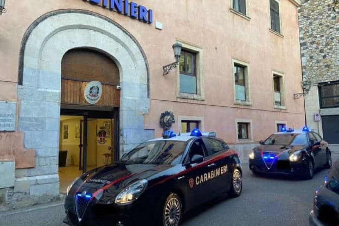 Arrestato 38enne per violenza sessuale su due colleghi nel Messinese