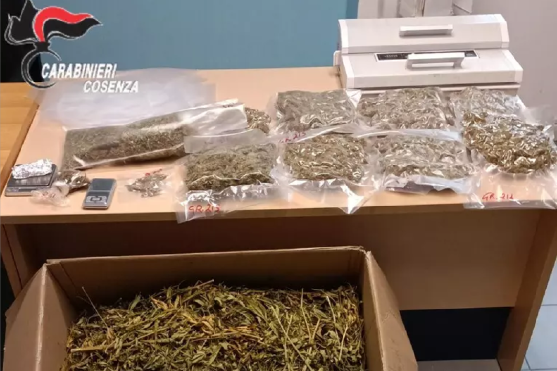 Coppia trovata con 2 chili di marijuana e 5 chili di residui di cannabis