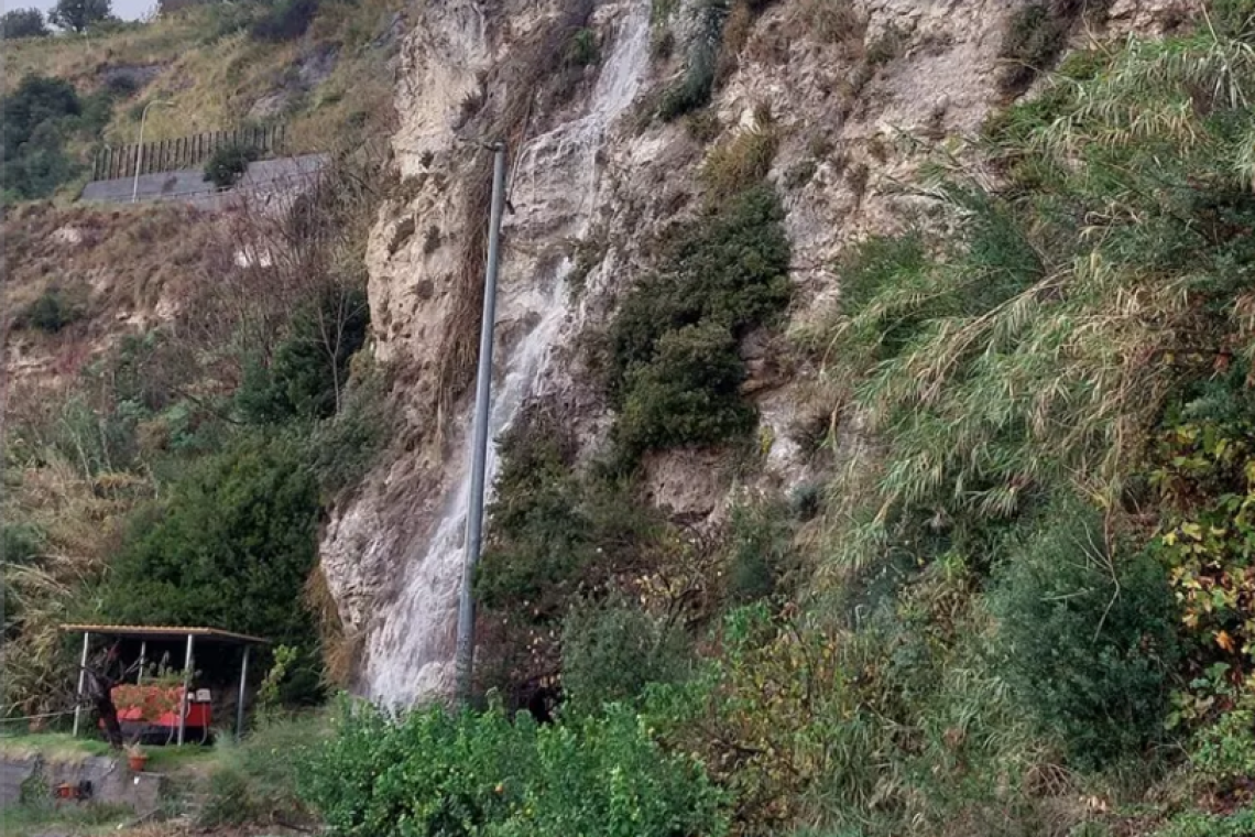 Frana a Cetraro: chiusa Via Marinella, preoccupazioni per il ponte Ciciariello